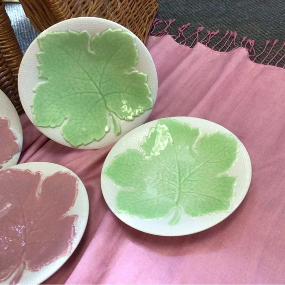Set of 8 Majolica pottery plates leaf design Galvani Ceramiche Italy - Picture 2 of 8